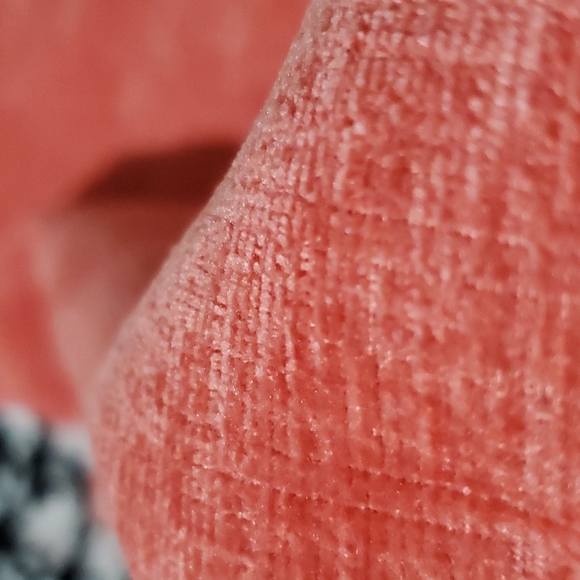 Houndstooth Coral Throw Pillow Case Cover set of 2 - Picture 10 of 11